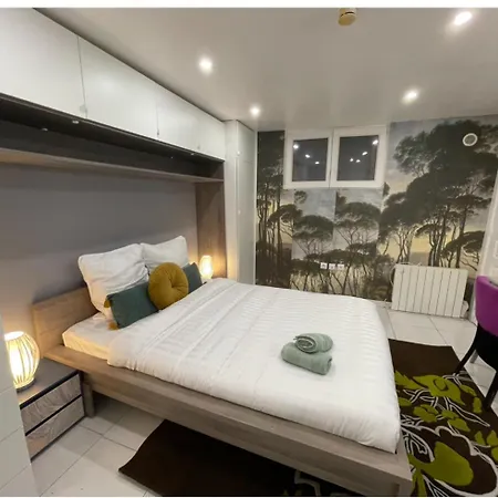 Apartman Studio Confortable 5' Metro